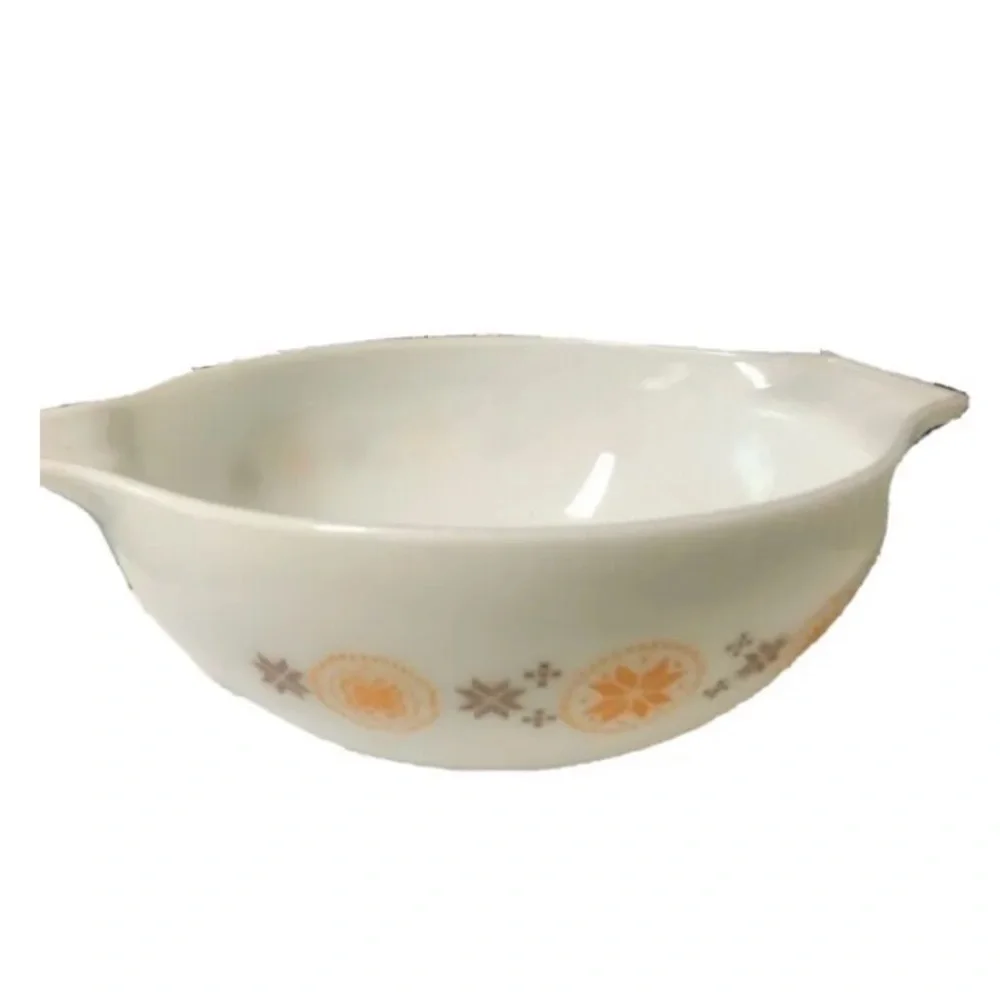 Cinderella PYREX 4 Qt Town & Country Cross Stitch Vintage Mixing Bowl Like New!